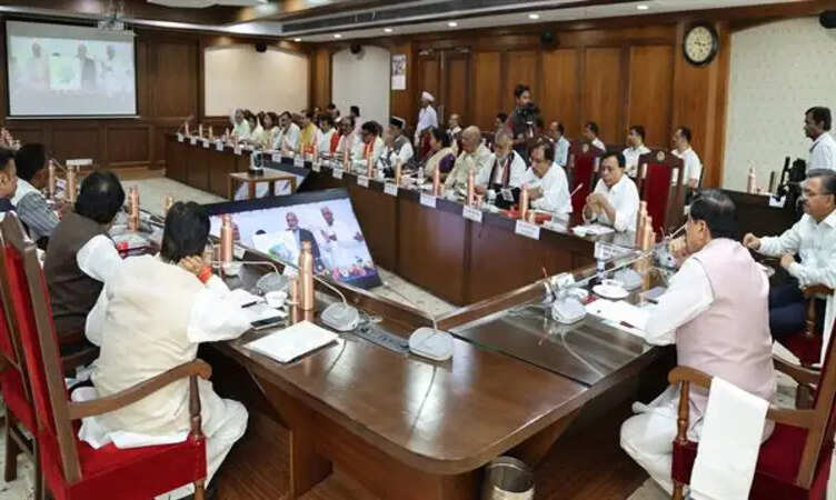आत्मनिर्भर भारत-विकसित मध्यप्रदेश का संकल्प, PM नरेन्द्र मोदी के 25 वर्ष के सार्वजनिक जीवन का अभिनंदन
