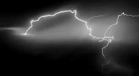 UP News: यूपी में आकाशीय बिजली गिरने से 7 लोगों की मौत, अनेक जिलों में ओलावृष्टि