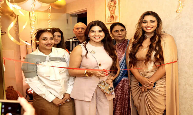 कान्स की चमक लेकर ALF NOVA के उद्घाटन में छाईं कोमल ठक्कर