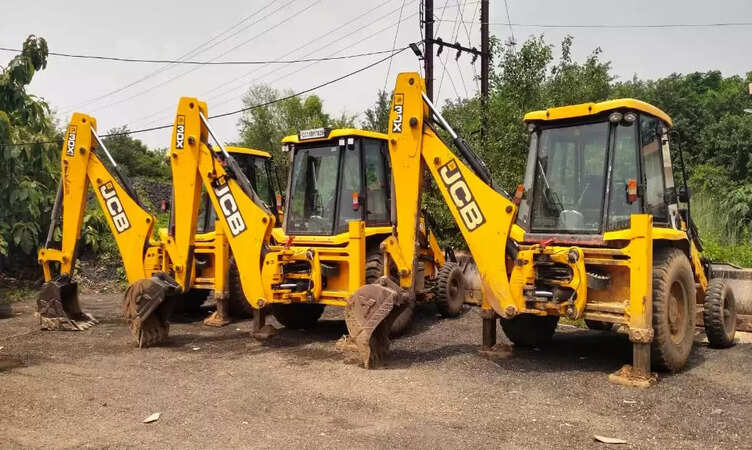 CG News: रेत के अवैध उत्खनन पर&nbsp;बड़ी&nbsp;कार्यवाही,&nbsp;03 जेसीबी एवं 01 हाईवा वाहन जब्त