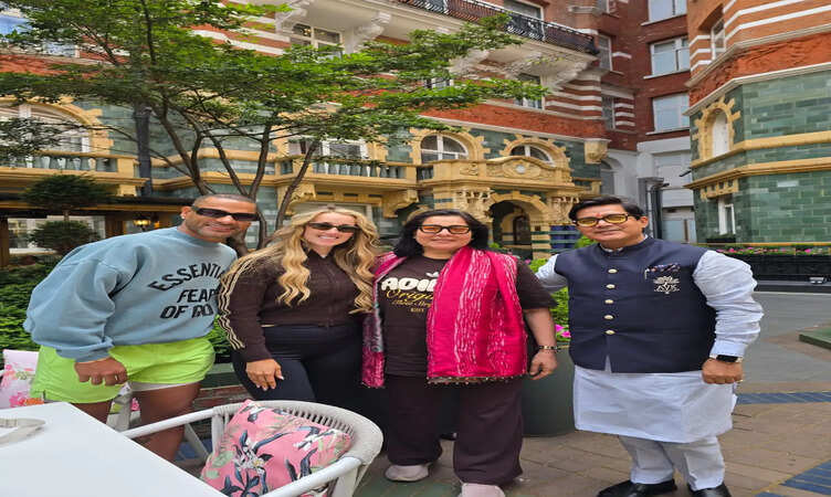 लंदन में आचार्य विनोद कुमार की युवराज सिंह की माँ और शिखर धवन के परिवार के साथ रहस्यमयी मुलाकात!