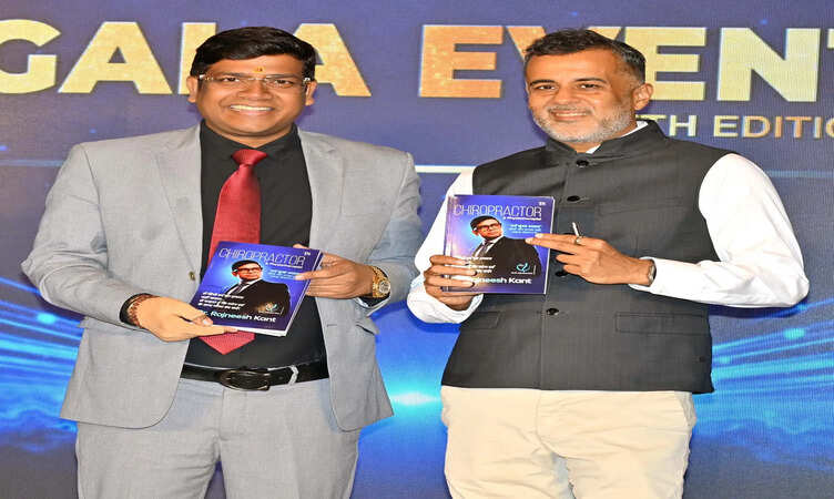 मशहूर लेखक चेतन भगत ने किया डॉ. राजनीश कांत की पुस्तक का विमोचन