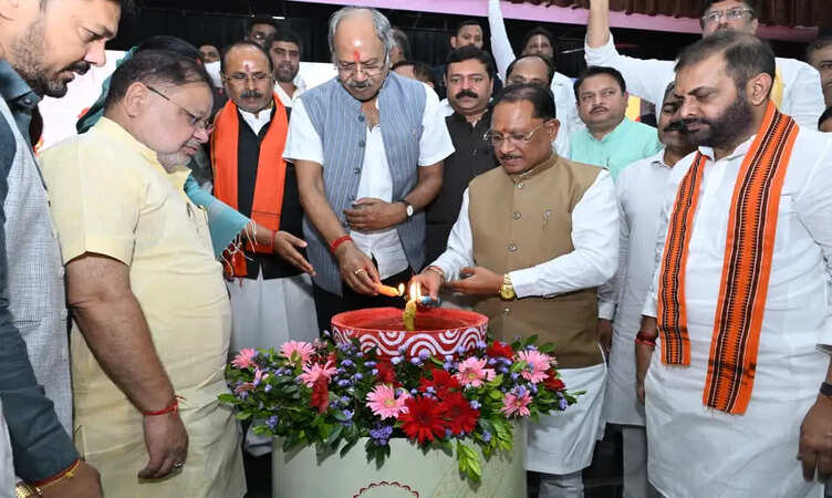 PM नरेंद्र मोदी के जनसेवा के 25 वर्ष देश के विकास और परिवर्तन की प्रेरक यात्रा; मुख्यमंत्री साय