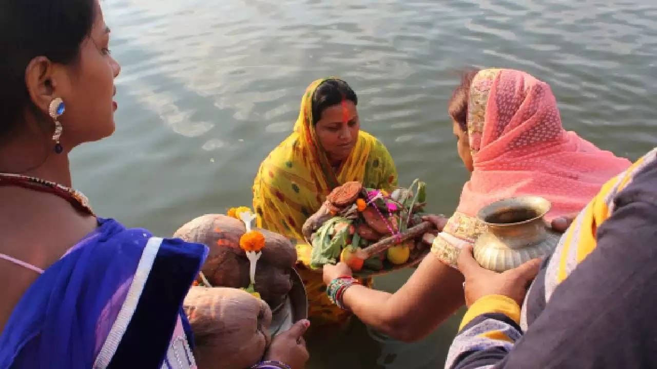 Chhath Puja Upay: छठ पूजा के दौरान नहीं होगी शरीर में पानी की कमी, व्रत से पहले करें ये उपाय