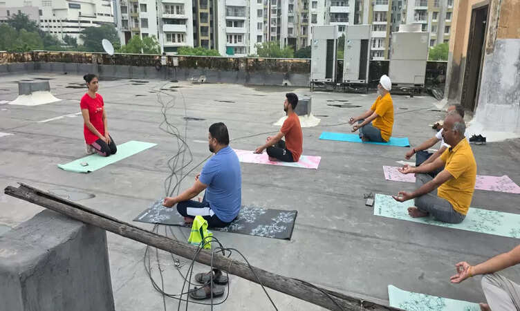 MP News: नगरीय प्रशासन संचालनालय पालिका भवन में एक विशेष योग प्रशिक्षण शिविर का आयोजन