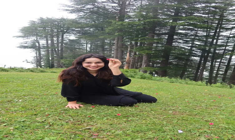 भद्रवाह की वादियों में अभिनेत्री सादिया खतीब ने खोजा सुकून&nbsp;