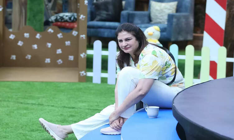 Actress&nbsp;Kunickaa Shines in Weekend Ka Vaar, calls her the &ldquo;unofficial captain&rdquo;