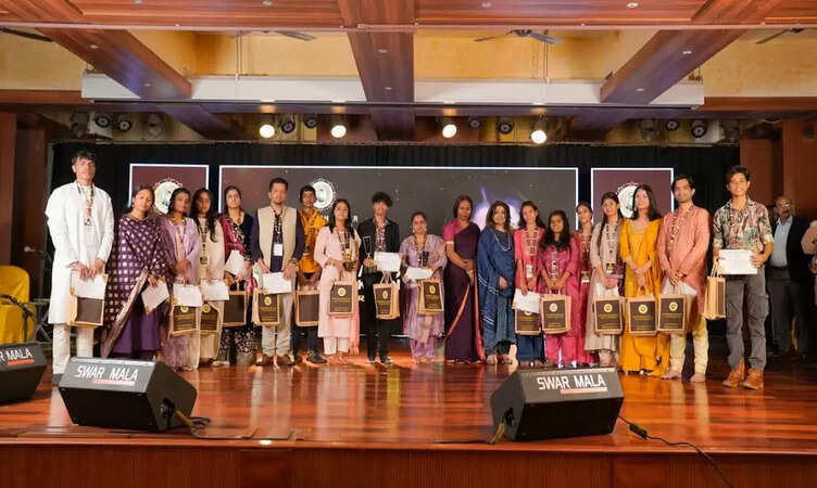 रायपुर में लता मंगेशकर को संगीतमय श्रद्धांजलि,&nbsp;कोरबा के भव्य देवांगन बने&nbsp;गायन प्रतियोगिता के विजेता