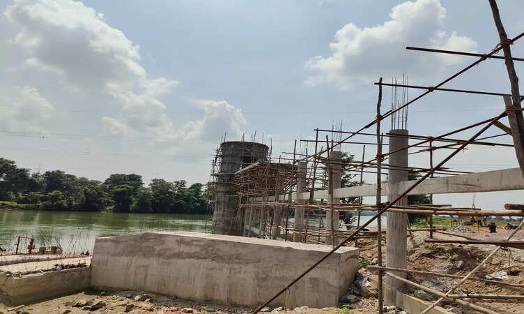 छतरपुर-टीकमगढ़ में&nbsp;जल प्रदाय परियोजना&nbsp;का कार्य तेज गति से जारी, 77 किलोमीटर वितरण लाइन बिछाई गई