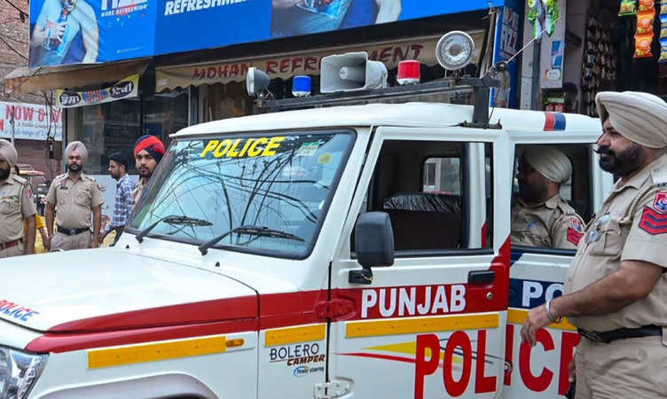 Punjab News: मंत्री बलकार सिंह के एस्कॉर्ट वाहन पर किया हमला, नशे में धुत 4 लड़कों को पुलिस ने पकड़ा