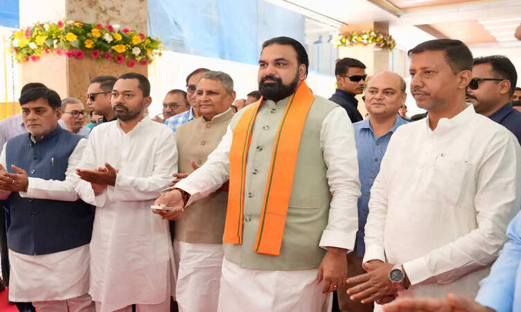 बिहार को स्वास्थ्य क्षेत्र में बड़ी सौगात! PMCH में 2500 बेड पर मिलेगा आधुनिक इलाज, CM चौधरी ने टावर-3 का किया उद्घाटन