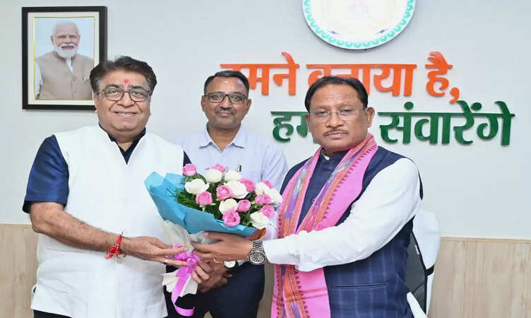 CG News: सीएम साय से ट्रिपल आई टी नया रायपुर के निदेशक प्रोफेसर ओमप्रकाश व्यास ने की सौजन्य मुलाकात