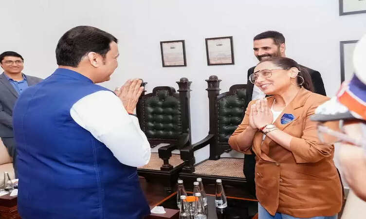 रानी मुखर्जी बनीं साइबर जागरूकता की आवाज़, मर्दानी 3 की शूटिंग से सीधे पहुँची साइबर अभियान में, महाराष्ट्र पुलिस की सराहना की