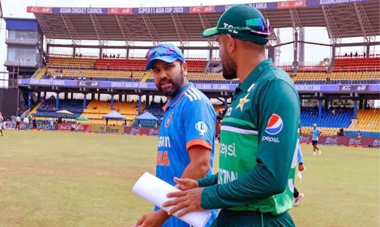 IND vs PAK, Asia Cup 2023: पाकिस्तान को लगा दूसरा झटका, बाबर आज़म&nbsp; आउट