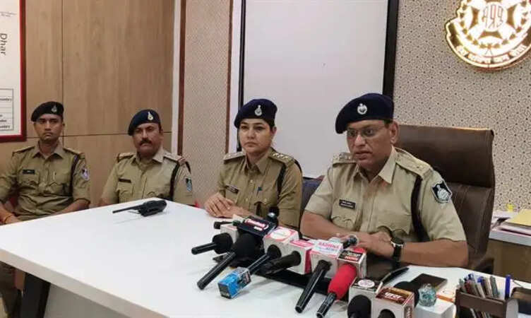 MP पुलिस की बड़ी कार्रवाई;&nbsp;कलमोड़ा में अवैध गांजा खेती का पर्दाफाश, 9.42 करोड़ के 15,609 पौधे जब्त