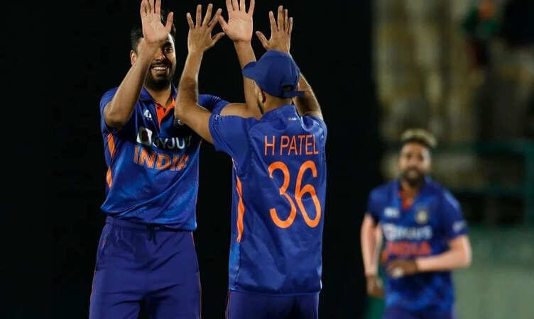 IND vs SL 3rd T20: श्रीलंका ने पावरप्ले में &nbsp;खोए 3 बड़े विकेट, रनों का रहा सूखा
