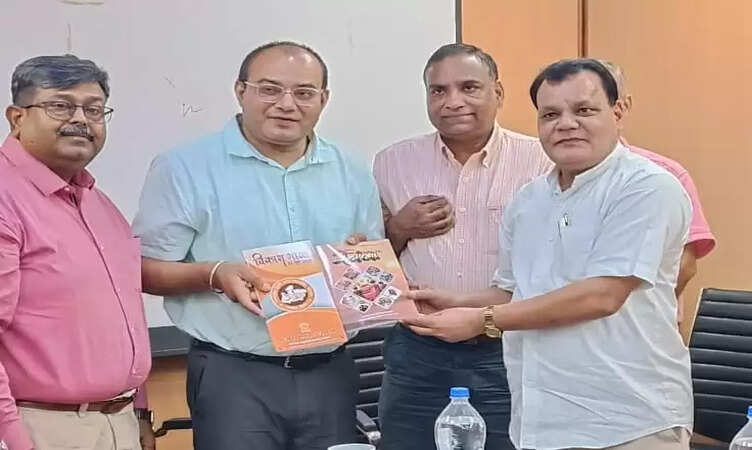 दिल्ली में हिंदी ग्रन्थ अकादमियों की बैठक में MP ने की सहभागिता