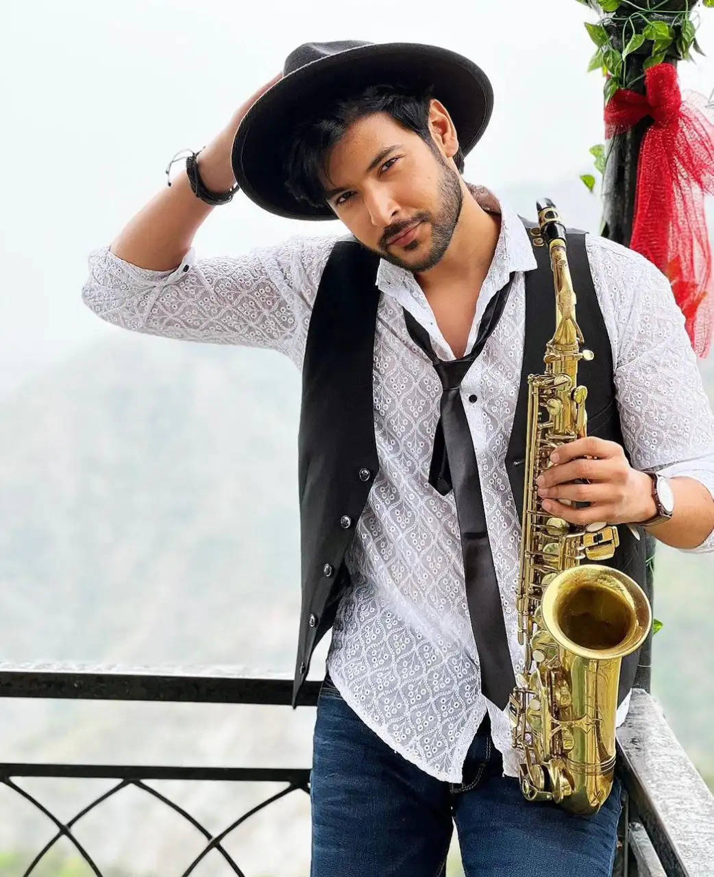 Aakhri Sach actor Shivin Narang’s new music video is a delight for the audience
