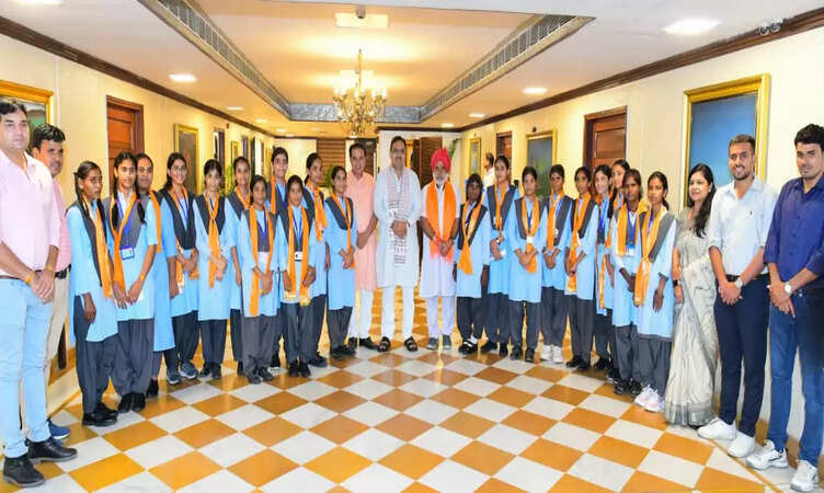 Rajasthan News:&nbsp;सीएम&nbsp;भजनलाल शर्मा से उदयपुर की प्रतिभाशाली छात्राओं ने की मुलाकात