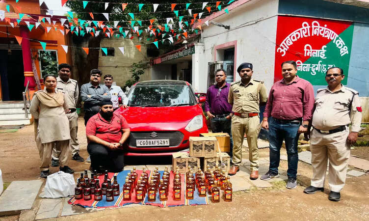दुर्ग में&nbsp;51 हजार की मदिरा एवं स्विफ्ट कार जब्त, एक आरोपी गिरफ्तार