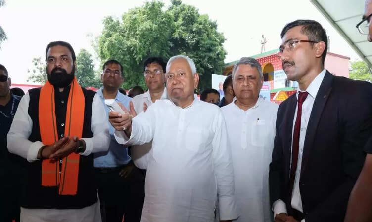 Bihar News: सीएम नीतीश&nbsp;ने बक्सर में 603.32 करोड़ रुपये लागत की 19 योजनाओं का किया उद्घाटन एवं शिलान्यास