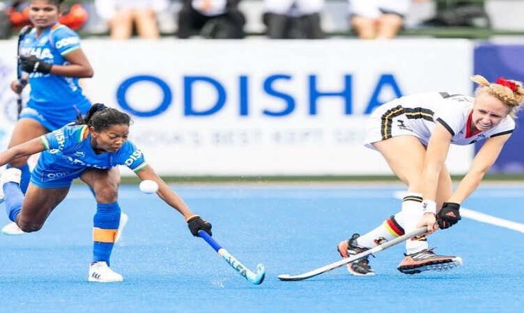 FIH Hockey Women's Junior World Cup: महिला जूनियर हॉकी विश्व कप के क्वार्टर फाइनल में पहुंचा भारत, जर्मनी को 2-1 से हराया