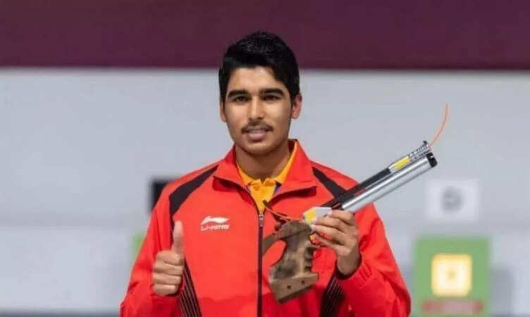 ISSF World Cup: भारत को मिला पहला मेडल, सौरभ चौधरी ने जीता गोल्ड, ईशा सिंह के नाम सिल्वर