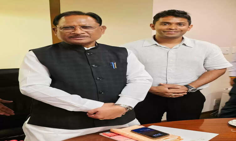 CG News: बस्तर के अविनाश तिवारी से टोक्यो में मिले मुख्यमंत्री&nbsp;साय: छत्तीसगढ़ में उद्योग स्थापना को लेकर हुई&nbsp;चर्चा