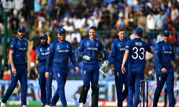 ENG vs SA: इंग्लैंड ने 84&nbsp;रन गवाए 6 विकेट,&nbsp;बड़ी हार की कगार पर&nbsp;