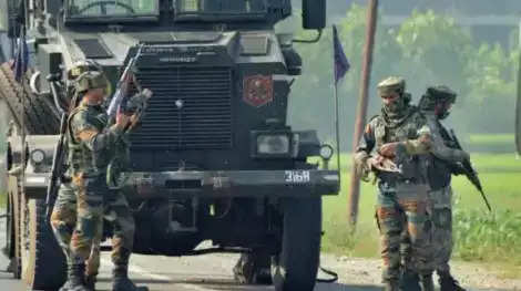 JK News: सुरक्षा बलों ने कुलगाम मुठभेड़ में 5 आतंकवादियों को मारा 