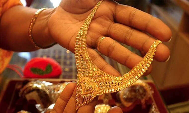 Gold Rate Today: सोने और चांदी की कीमते बढ़ीं, जानिए कहां पहुंचे दाम