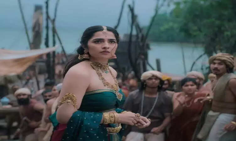 कांतारा: चैप्टर 1 में रुक्मिणी वसंत बनीं राजकुमारी कनकवती, राजसी ठाठ और आध्यात्मिक आभा से मचाया तहलका