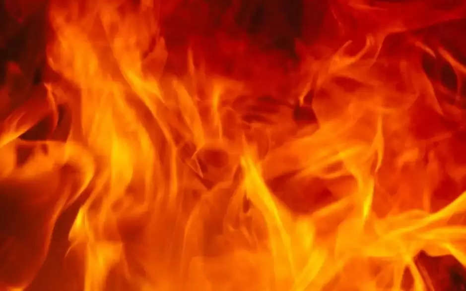 Almora News: धारानौला में एक मकान में लगी आग, मची अफरा तफरी 