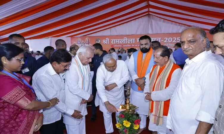 Bihar News: गांधी मैदान में गूंजा जयकारा: पटना में भव्य रावण दहन, राज्यपाल&nbsp;और&nbsp;सीएम नीतीश&nbsp;ने दी अच्छाई की जीत को श्रद्धांजलि