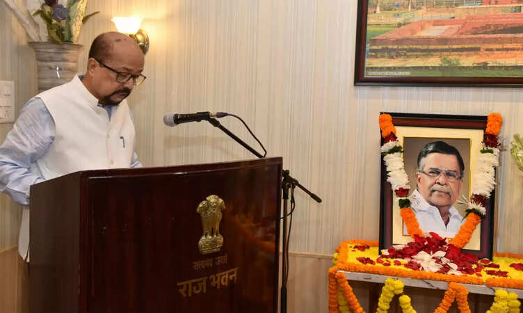 छत्तीसगढ़ के राज्यपाल&nbsp;डेका ने नागालैण्ड के राज्यपाल&nbsp;गणेशन को दी श्रद्धांजलि