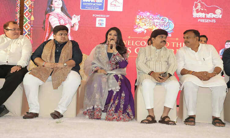 Garba Festival 2026: गरबा, ग्लैमर और धमाल का संगम, मुंबई में 9 दिनों तक सजेगा रंग रास 2026