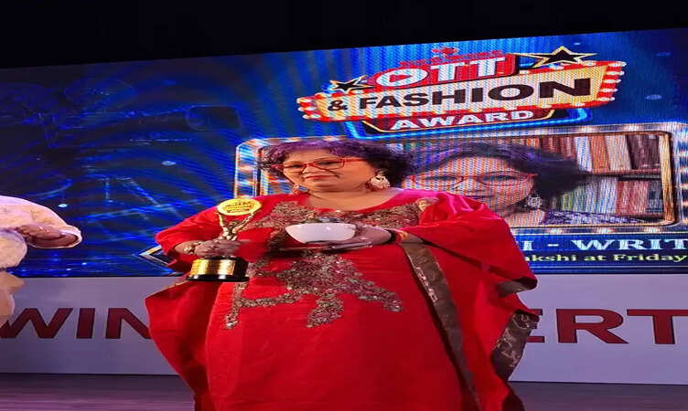 Fridaay OTT&rsquo;s BB Bakshi Earns Recognition as Paramita Munsi Wins Best Original Story Writer Award at Redwine Entertainment Present OTT and Fashion Award 2026