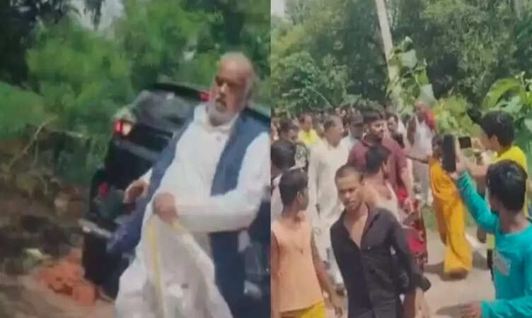 नालंदा में&nbsp;मंत्री श्रवण कुमार और विधायक कृष्ण मुरारी पर ग्रामीणों ने किया हमला, एक किलोमीटर तक धोती उठाके भागे मंत्री&nbsp;