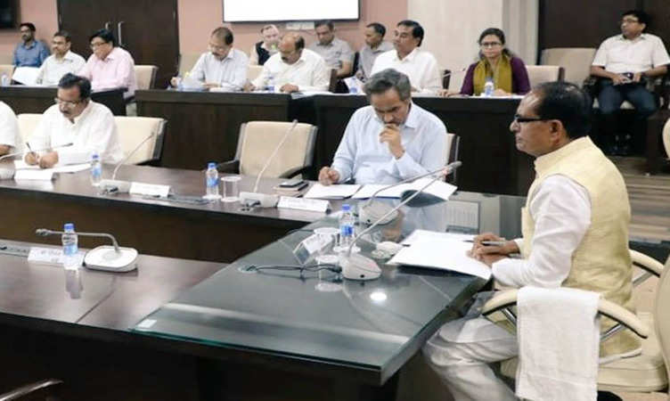 Shivraj Cabinet Decisions: मध्य प्रदेश में वाट्सएप पर भी मिलेंगी नगरीय निकायों की सेवाएं, ई-नगर पालिका-2 पोर्टल के संचालन को मिली मंजूरी