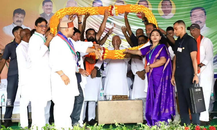 Bihar News: सीएम&nbsp;नीतीश ने कैमूर को दी&nbsp;980.15 करोड़ की सौगात: 178 विकास योजनाओं का किया उद्घाटन व शिलान्यास