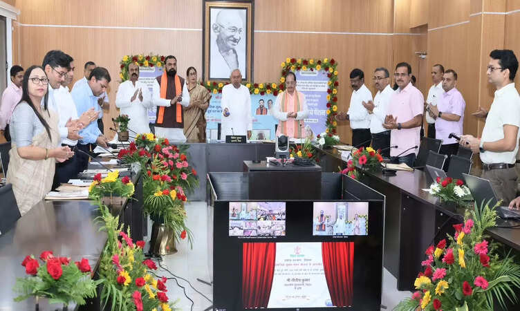 CM नीतीश ने&nbsp;सामाजिक सुरक्षा पेंशन योजना के 1 करोड़ 12 लाख लाभार्थियों के बैंक खाते में 1247.34 करोड़ रूपये की राशि हस्तांतरित की