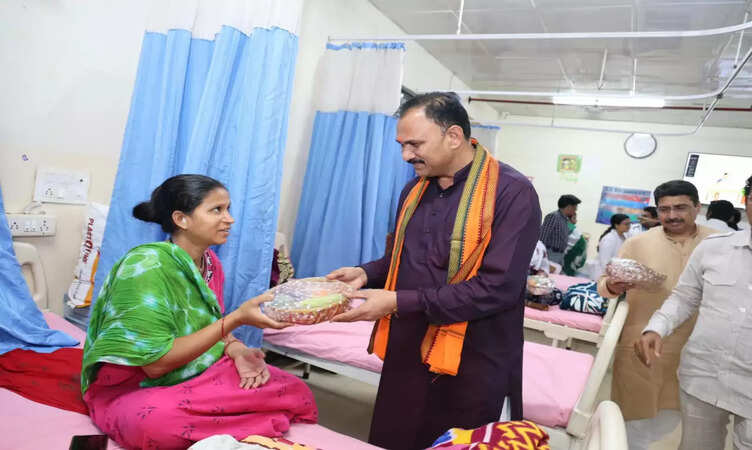 CG News: सीएम की मंशा के अनुसार बस्तर को स्वास्थ्य क्षेत्र में बनाना है अग्रणी क्षेत्रः स्वास्थ्य मंत्री&nbsp;जायसवाल