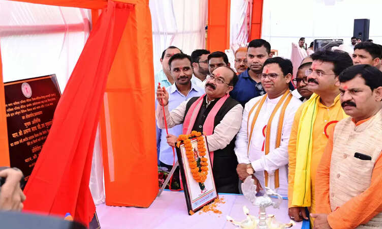 CG News: डिप्टी सीएम&nbsp;अरुण साव ने 4.09 करोड़ के विकास कार्यों का किया लोकार्पण-भूमिपूजन