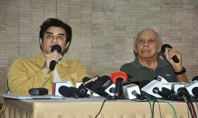 अभिनेता&nbsp;फैसल खान ने वर्षों के दर्दनाक पारिवारिक अलगाव पर चुप्पी तोड़ी और आज़ादी की मांग की, मेडिकल क्लीन चिट मिली