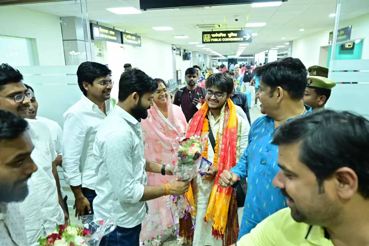 पिता सांसद रवि किशन के लिए बेटे सक्षम शुक्ला और बेटी रीवा शुक्ला करेगी चुनाव प्रचार 