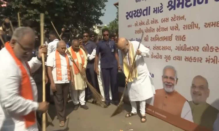 Swachh Bharat Mission: देशभर में जारी स्वच्छता अभियान में पीएम मोदी, अमित शाह, नड्डा समेत कई मंत्रियों ने लिया हिस्सा 