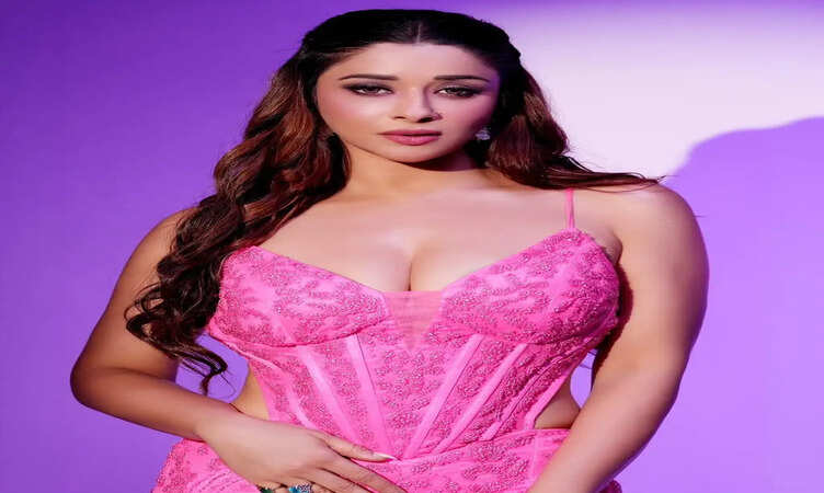 कैमरे के सामने Nyrraa M Banerji का ग्लैमरस अंदाज,&nbsp;देखे Photos