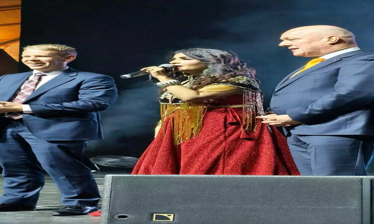 Shibani Kashyap Set Auckland Ablaze at the World & Us: Indian Festival &ndash; New Zealand Chapter 2025, Dancing With Prime Minister of New Zealand, Christopher Luxon