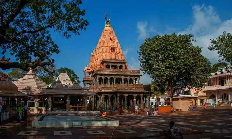 Ujjain News: महाकाल मंदिर को उड़ाने की मिली धमकी, लिखा- जिहादियों की मौत का बदला लेंगे