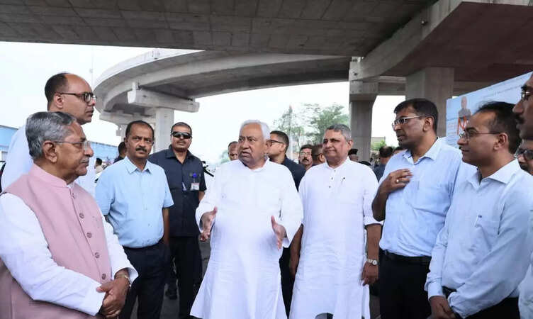 पटना में मुख्यमंत्री नीतीश&nbsp;ने 1433 करोड़ की 6 बड़ी विकास योजनाओं का&nbsp;किया शिलान्यास,&nbsp;ग्रामीण क्षेत्र में यातायात व्यवस्था होगी&nbsp;सुगम&nbsp;